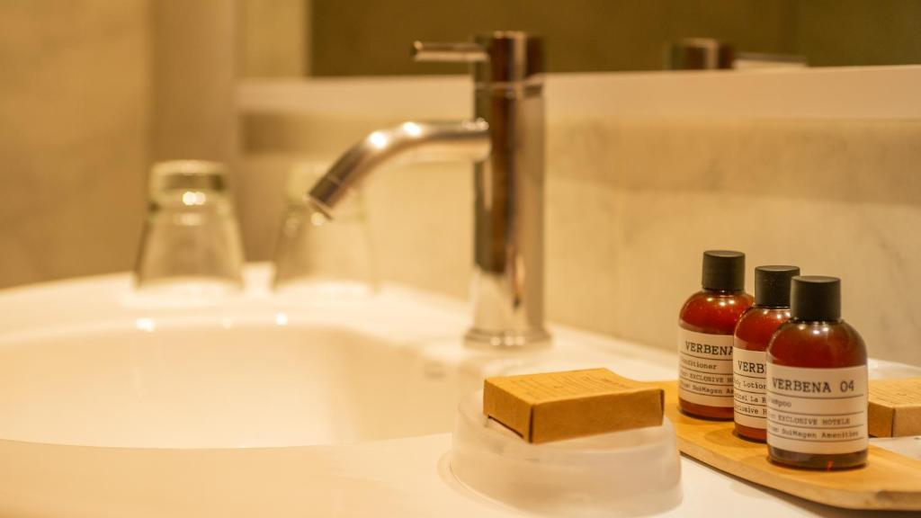 Foto de toilette con jabones aromáticos